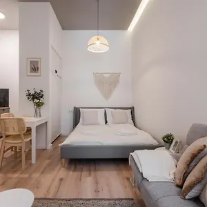 A62 - Akacfa Street - Location By Bqa Appartamento Budapest